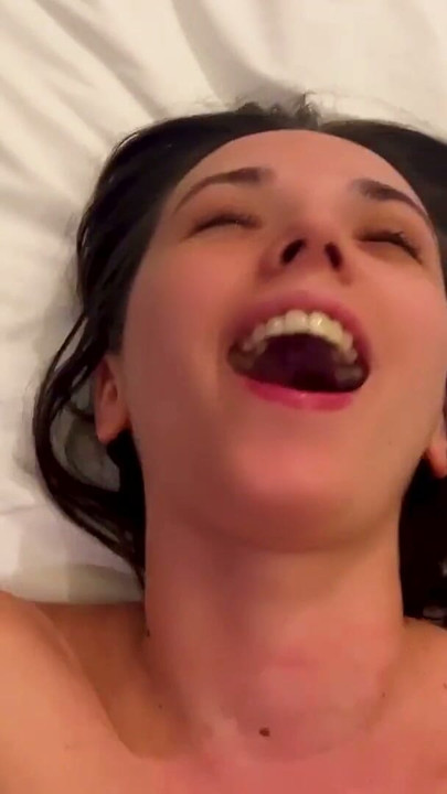 Seksi Esmer Kız Sert BDSM Seansında Daracık Amını Mahvediyor! | Bölüm 2