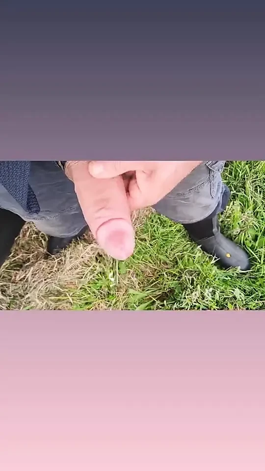 Outdoor wank and cum