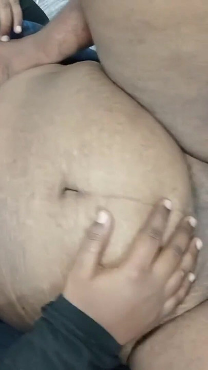 Moment envoûtant de « Quand mon mari n’était pas là, il m’a fait plaisir à me lécher la chatte et à baiser si fort en levrette »