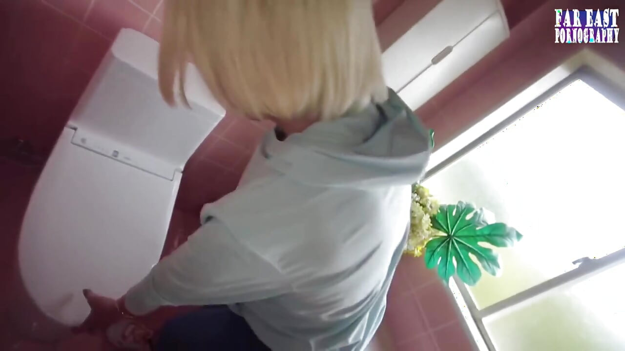 Splashy Play with a Blonde Beauty Drenching Herself in a Wicked Wet Frenzy Ep-3