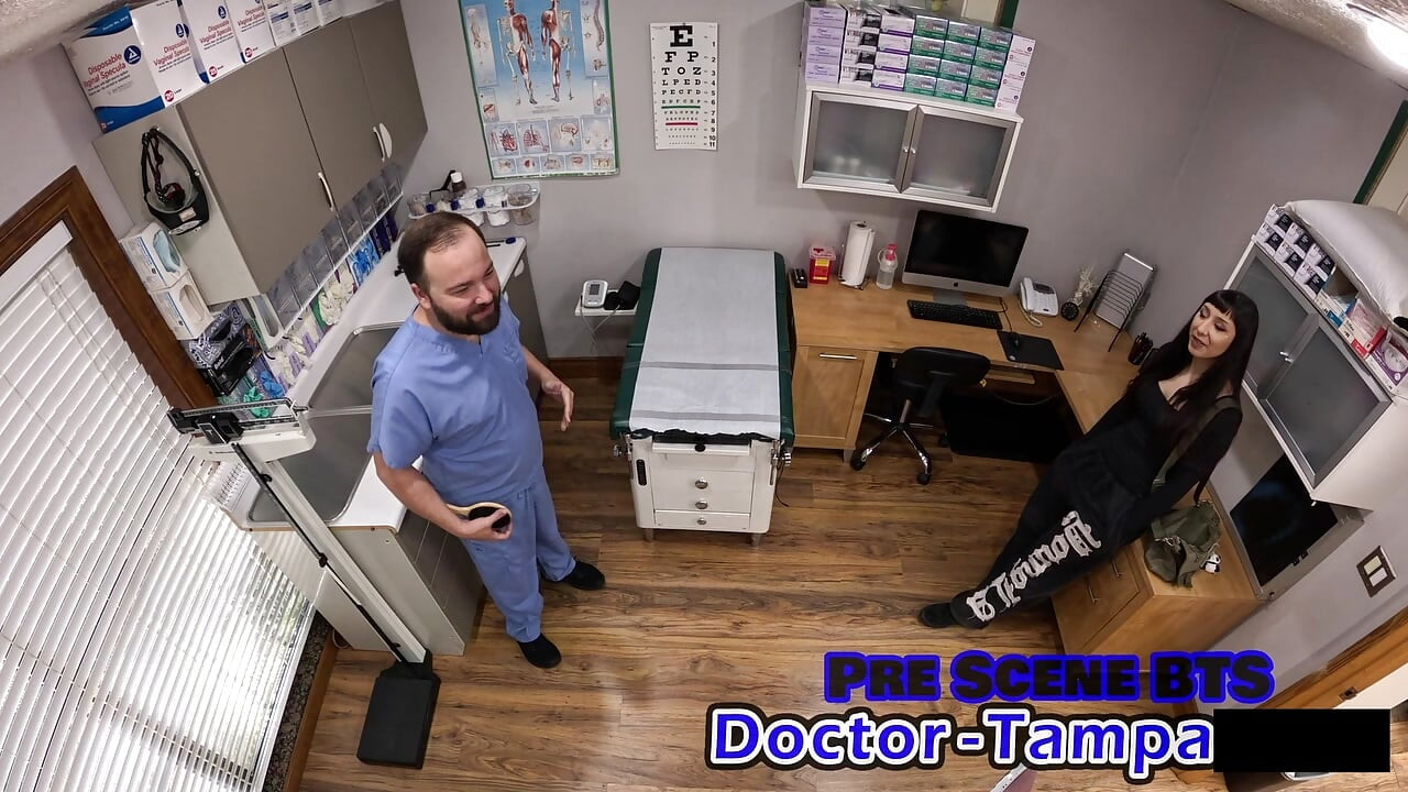 Dr Tampa - Tampa Universiteitsingang fysiek - Selena Sativa