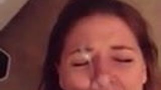 Подруга кончила в лицо в любительском видео