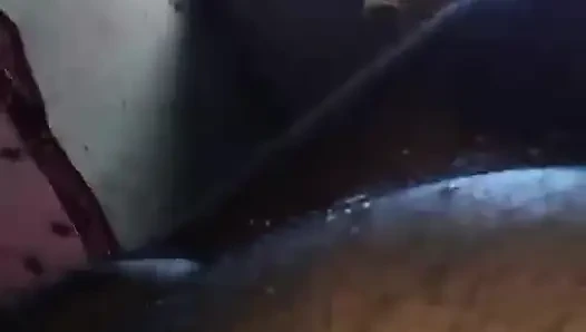Yangzi menggosok vaginanya di penisku