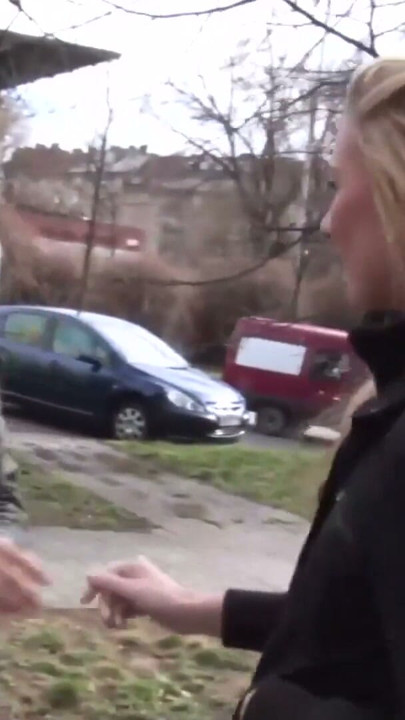 Mit dem Bumsbus und geile Braeute abgeschleppt | Clip 1