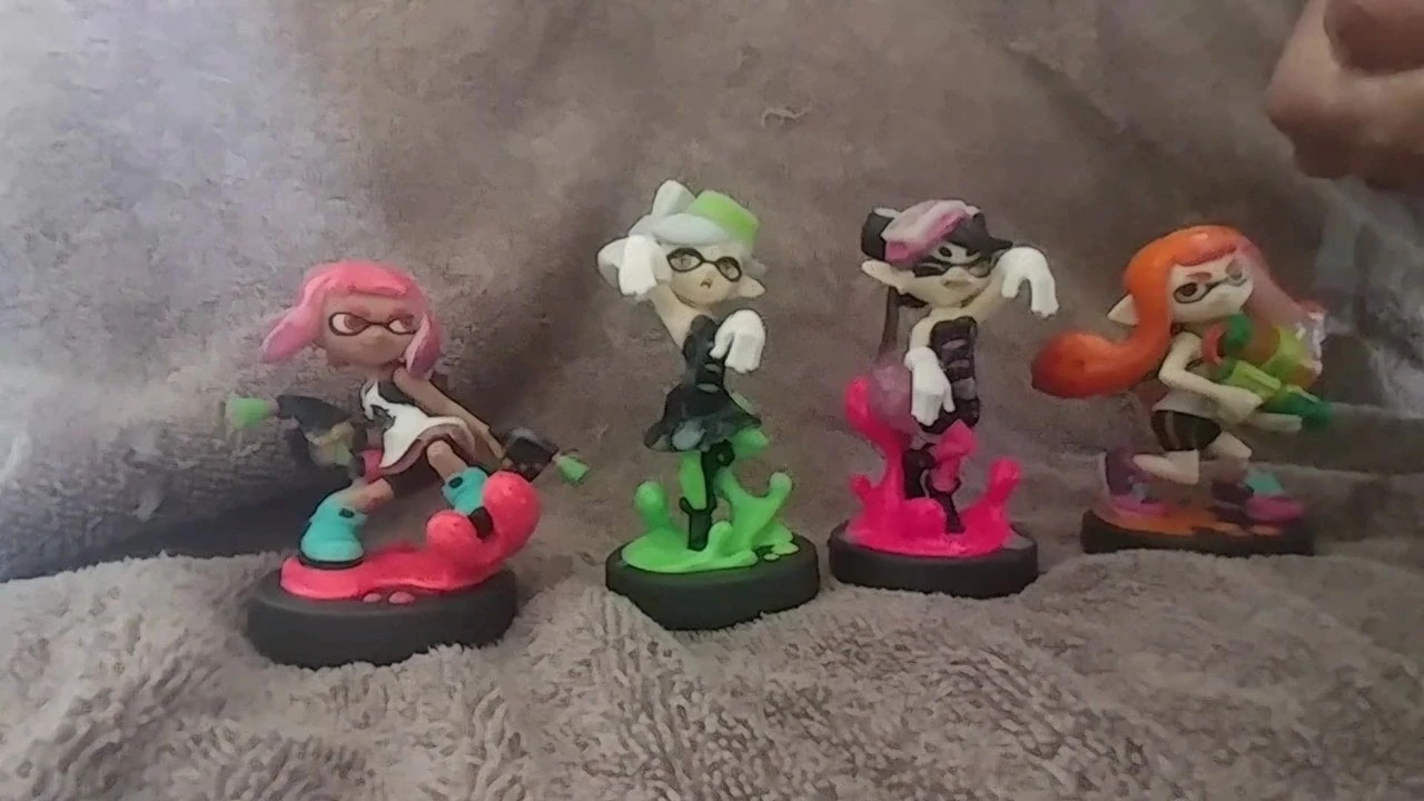 Pancutan mani pada 4 awek bogel Amiibo!