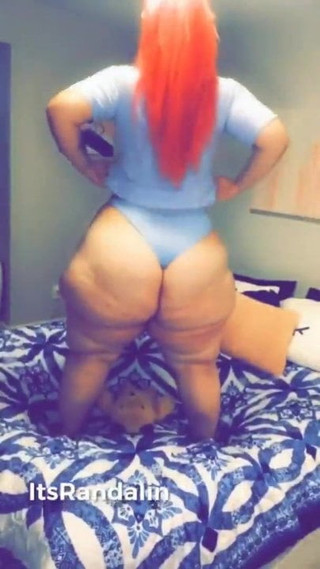 Mega ass mature Randalin