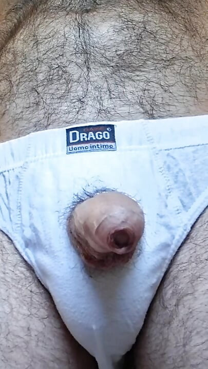Mjuk till hård kuk på nära håll