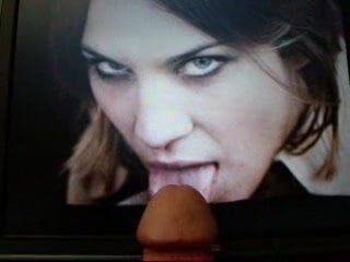 Alexa chung mặt cumshot