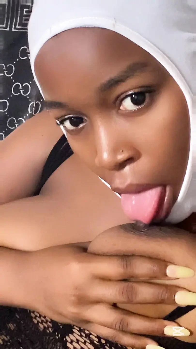 所有的欢呼性感的湿滑阴户让我想要更多