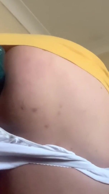 Nezaboravan trenutak iz "Stuffing My Slutty Hole with Everything"