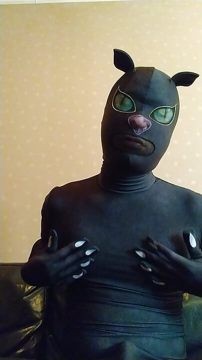 I masturbated comfortably while getting excited in a jumpsuit that could turn into a cat!
