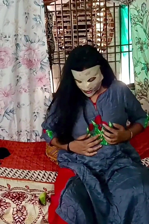 When Didi Was Alone in the Village, I Saw in the Room Didi Is Trying to Put Cucumber in Her Vagina Part 1