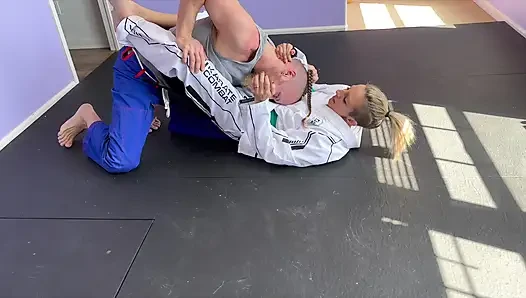 Lora cross v andy savage seks güreşi