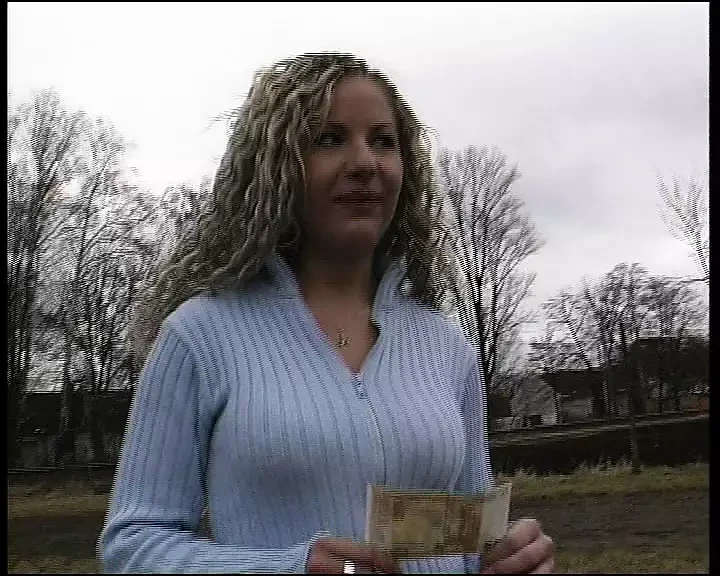 Fetter riesen Dildo und dann kommt unten rein