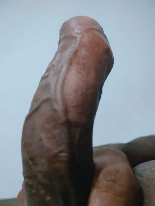 I Apply cream to my cock,Ladies you can suck my dick.see it and enjoy my handjob.