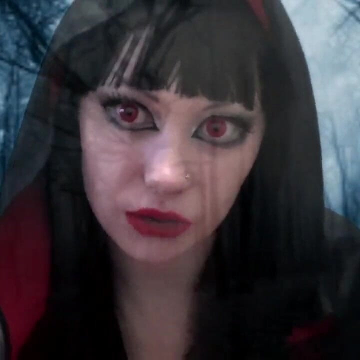 Vampire Mistress will byte you and transform you to her slave