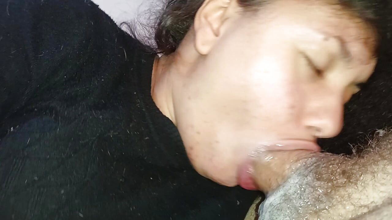 EXTREME CREAMPIE, FILLING THIS LITTLE MOUTH WITH SO MUCH CUM