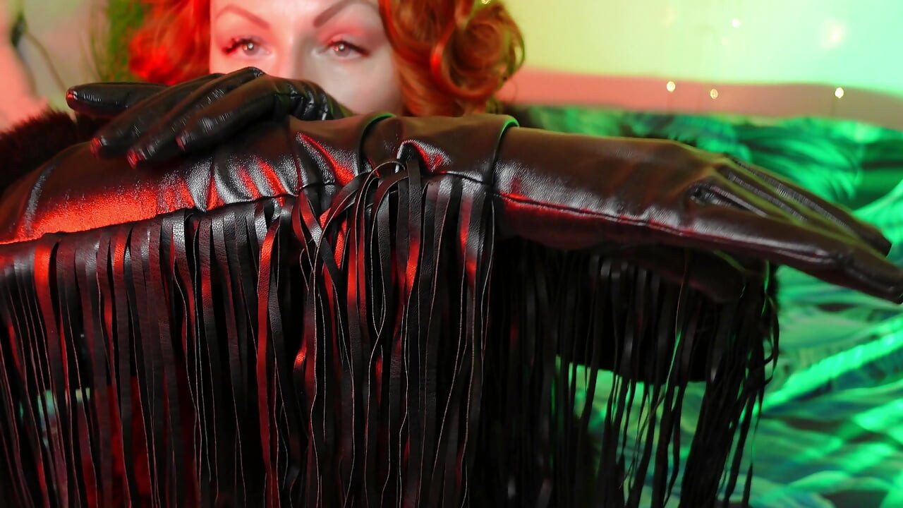 Sexual pin up Arya, ASMR video with long black gloves