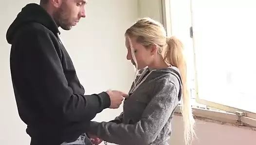 Домашнее видео - чешскую жену-цыганку Wessessa Sweet трахнули с возбужденным мужиком