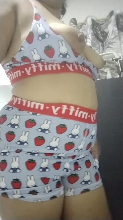 Sexy Filipina Milf, Playing In Her Miffy Bra & Panties