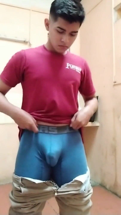 我知道的艾伦托克斯在他工作的时候自慰