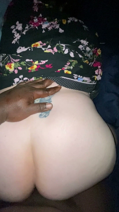 Snow bunny throwing that ass back till I cum in side her pussy | Clip 1