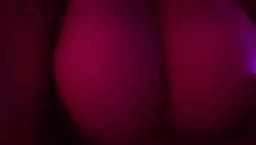 Yalnız zenci dildoya biniyor