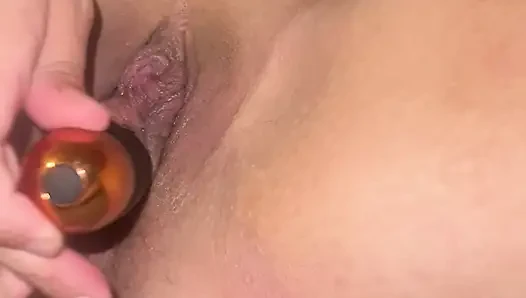 Komm auf die füße meiner ehefrau, während sie masturbiert