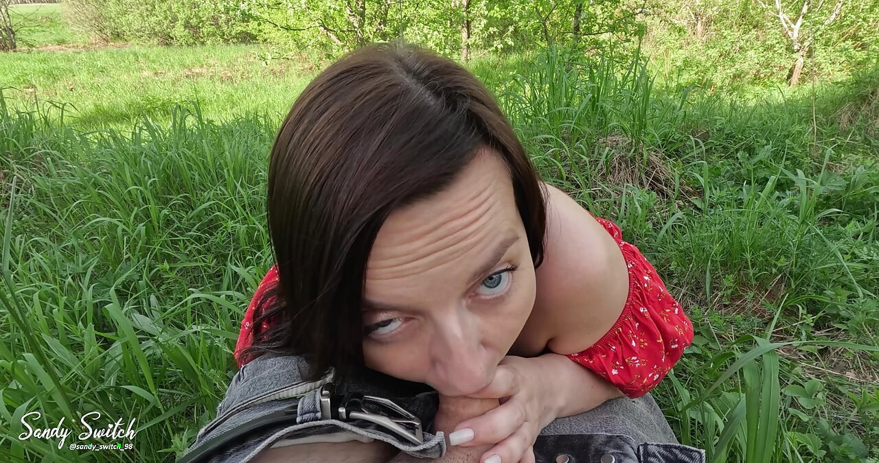 POV outdoor blowjob and close-up facial