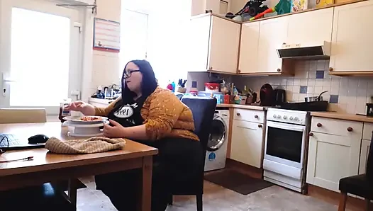 BBW SSBBW fanfiction fantasy essen und körperwachstum