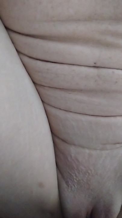 Longtoes45 discovered new toy | Clip 1