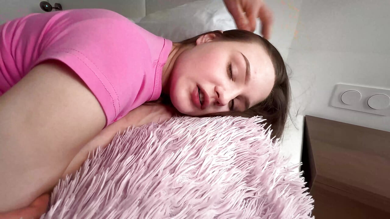 MOJ POLUBRAT SE VRATIO S POSLOVNOG PUTOVANJA