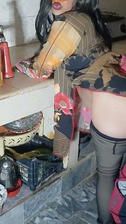 Indian Maid Fucked By House Owner In Kitchen, hindi Anal sex viral video | Clip 1