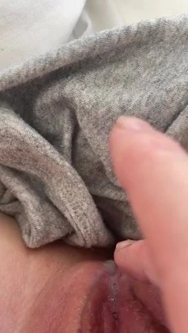 i play with sperm filled pussy