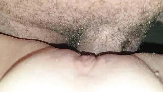 Der geile schwanz meiner freundin geht ganz in meine fotze. Er kann so gut ficken. 1 von 3