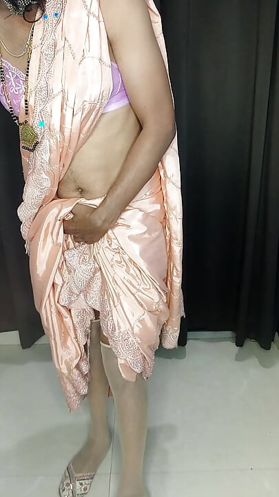 Stuning housewife sexy saree and tit bra panty