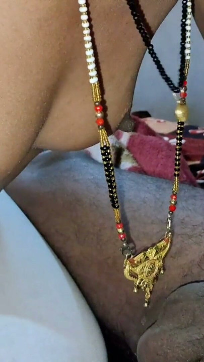 Indian Bhabhi sucking Brother in law big dick till cum in her mouth yummy ! | Clip 3