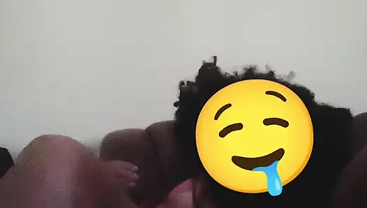 Mein nachbar leckt meine muschi so nass