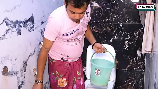 Güzel ateşli kız yabancıyla sert seks yapıyor