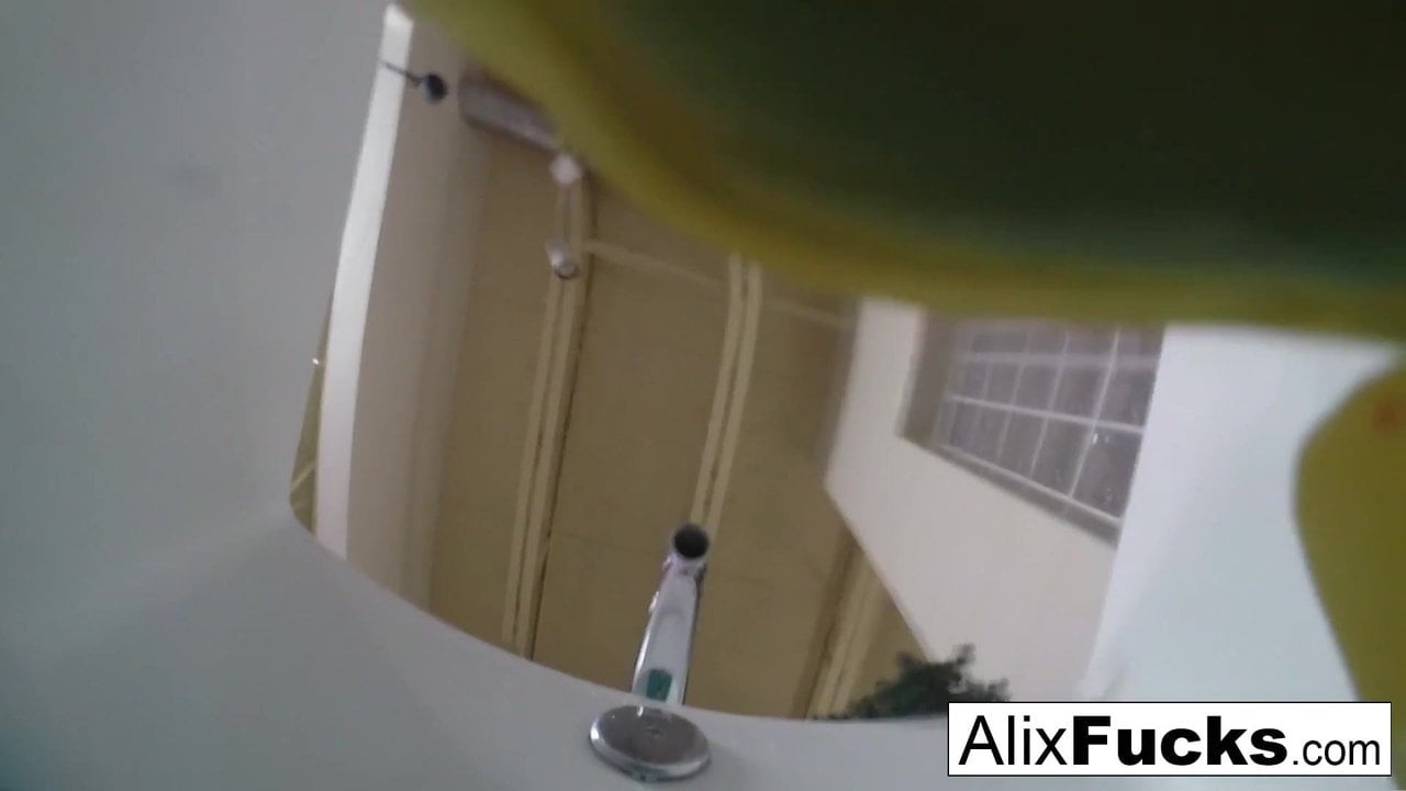 Sexy showering off with Alix Lynx
