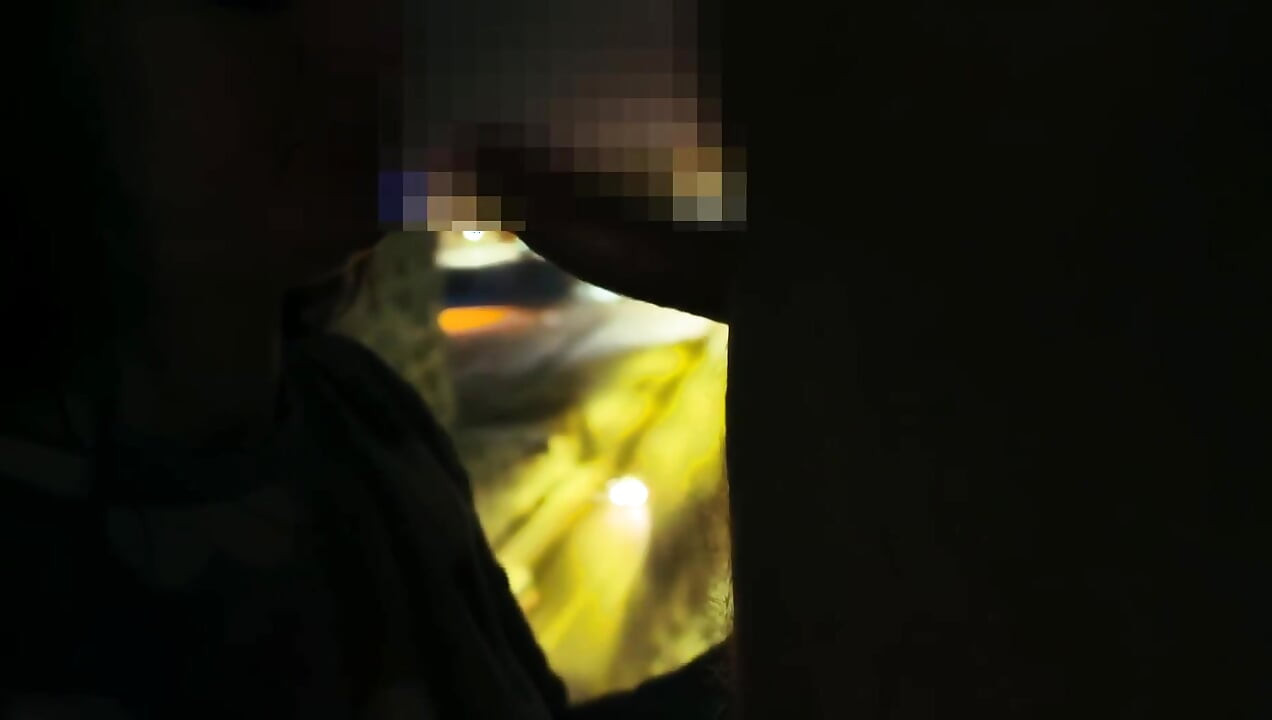 Otel penceresinin önünde sikiş ve emiyor