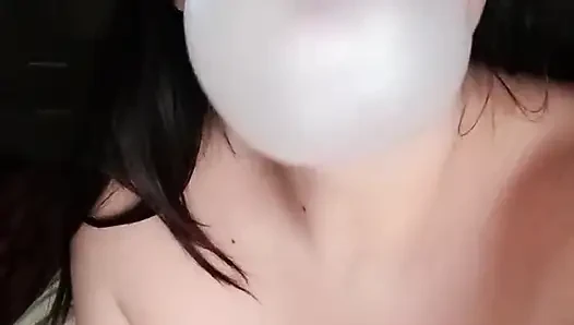 BubbleGum грязная обнаженная в постели - зайчик-без презерватива