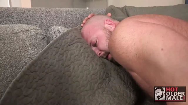 Muscle Bear Brad Kalvo Fucks Furry Cub Josh Thomas