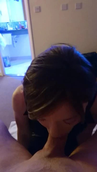 TV hotel blowjob