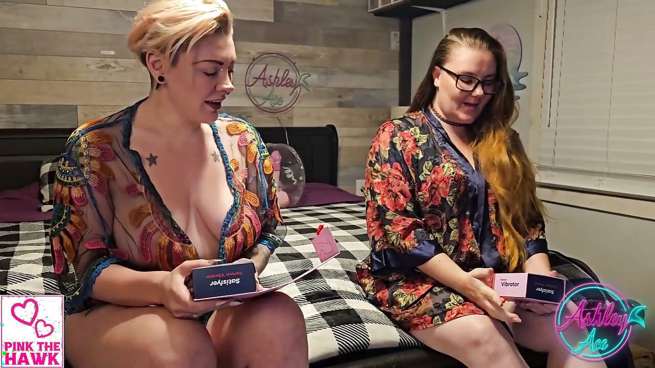 Ashley Ace and Pinkthehawk Review - Satisfyer Double Joy