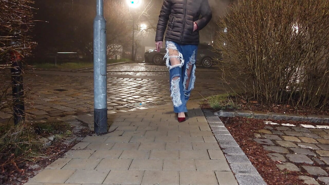 I mine sexede ripped jeans jeg så hårdt