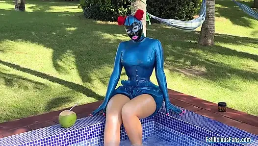 Rubberdoll di Paradise