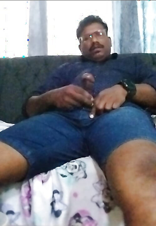 Showing my dick jerk