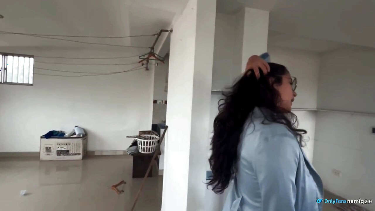 Ugly Real Estate pense que je suis un homme facile et que je ferai affaire avec elle