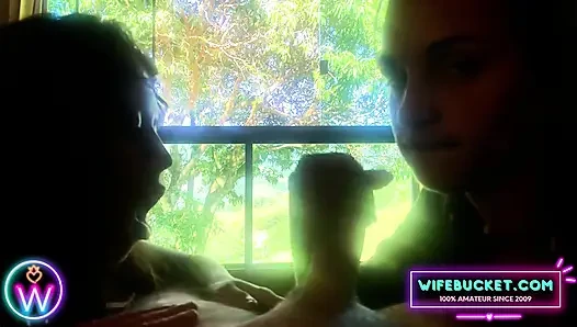 Wifebucket amatörler - 2 sürtük erkek delim tamamen eller üçlü seks için bana katıldı